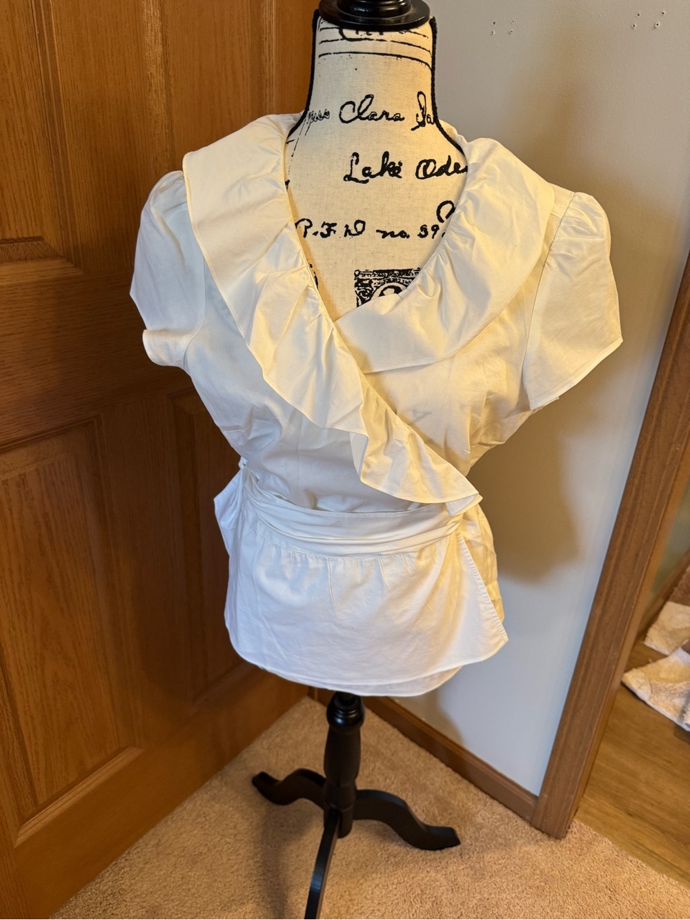 Women's White Ruffle Wrap Top EUC